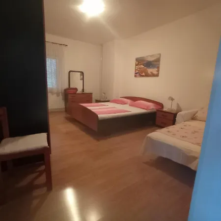 Apartament Anica *
